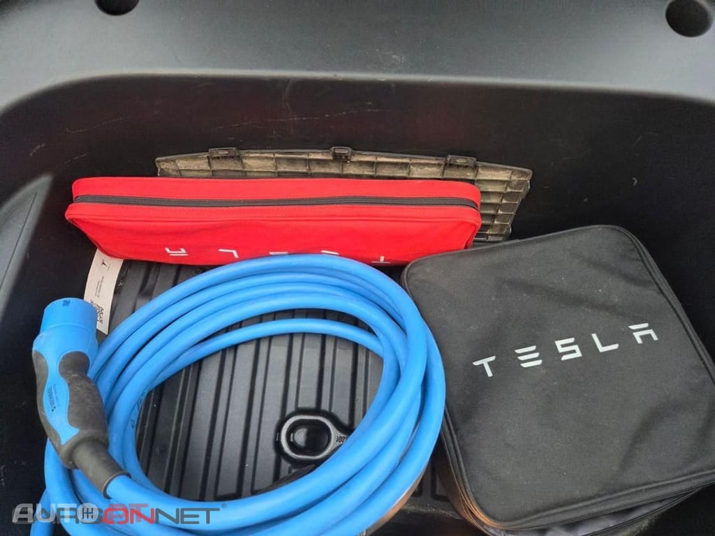 Tesla Model 3 Long Range Dual Motor AWD 75 kWh