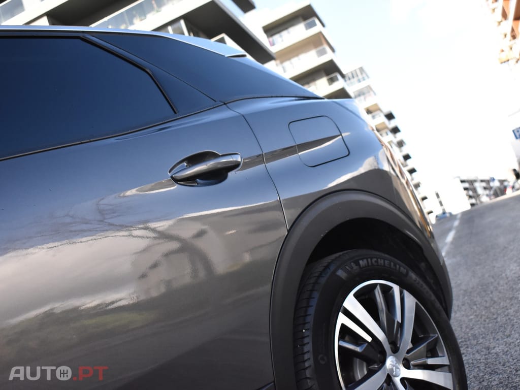 Peugeot 3008 1.6 Hybrid Allure Pack e-EAT8