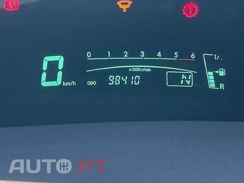 Toyota Yaris 1.4 D-4D Sol High P. MM