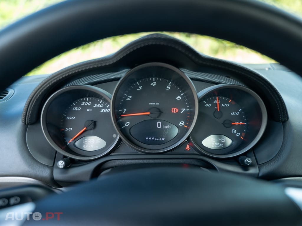 Porsche Cayman 2.7