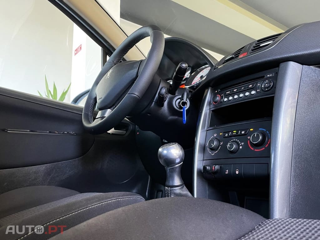 Peugeot 207 1.4 HDi SE Sportium