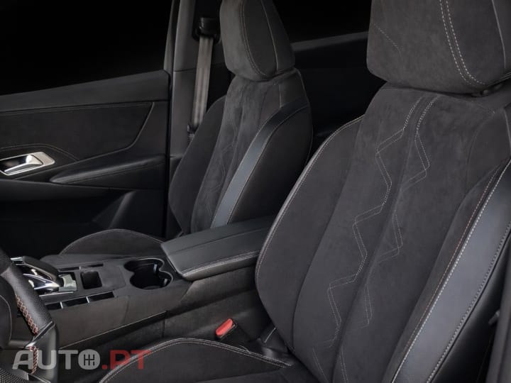 DS DS7 Crossback E-Tense Performance Line EAT8