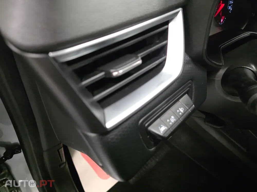 Renault Clio 1.0 TCe Evolution — fotografia 82