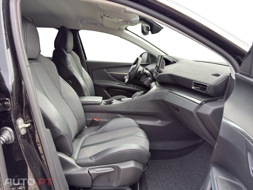Peugeot 3008 Hybrid 225 e-EAT8 Allure