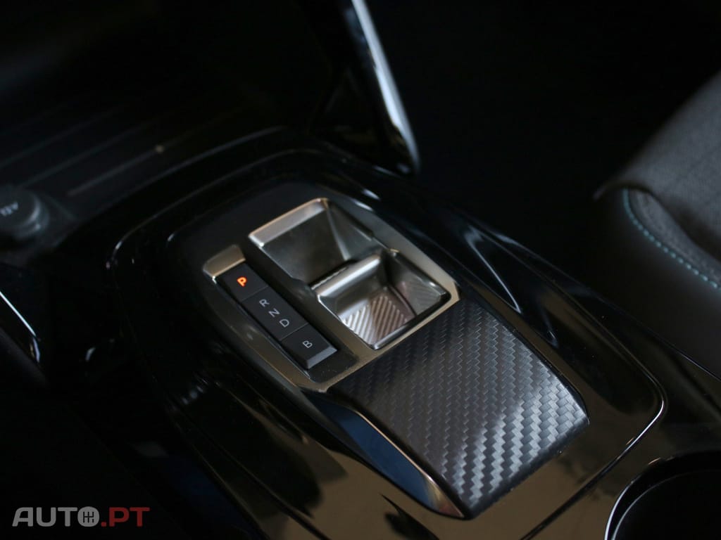 Peugeot E-2008 Allure