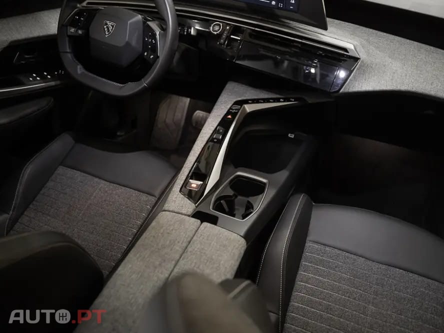 Peugeot 5008 1.2 Hybrid Allure e-DCS6