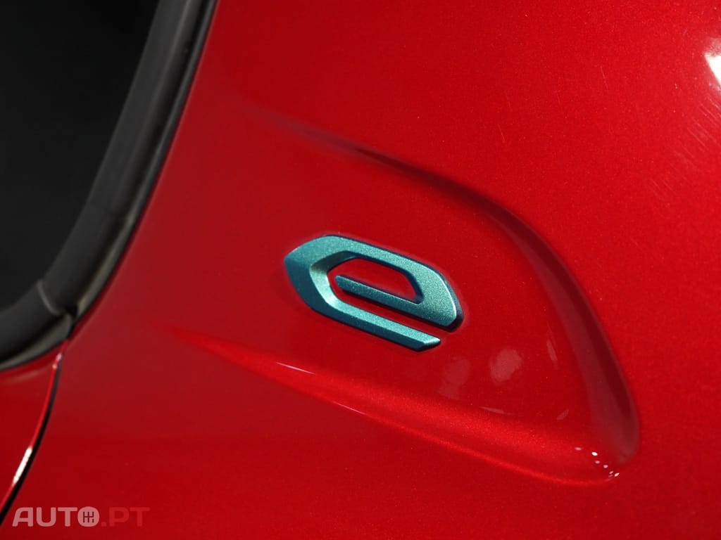 Peugeot E-208 50 kWh GT