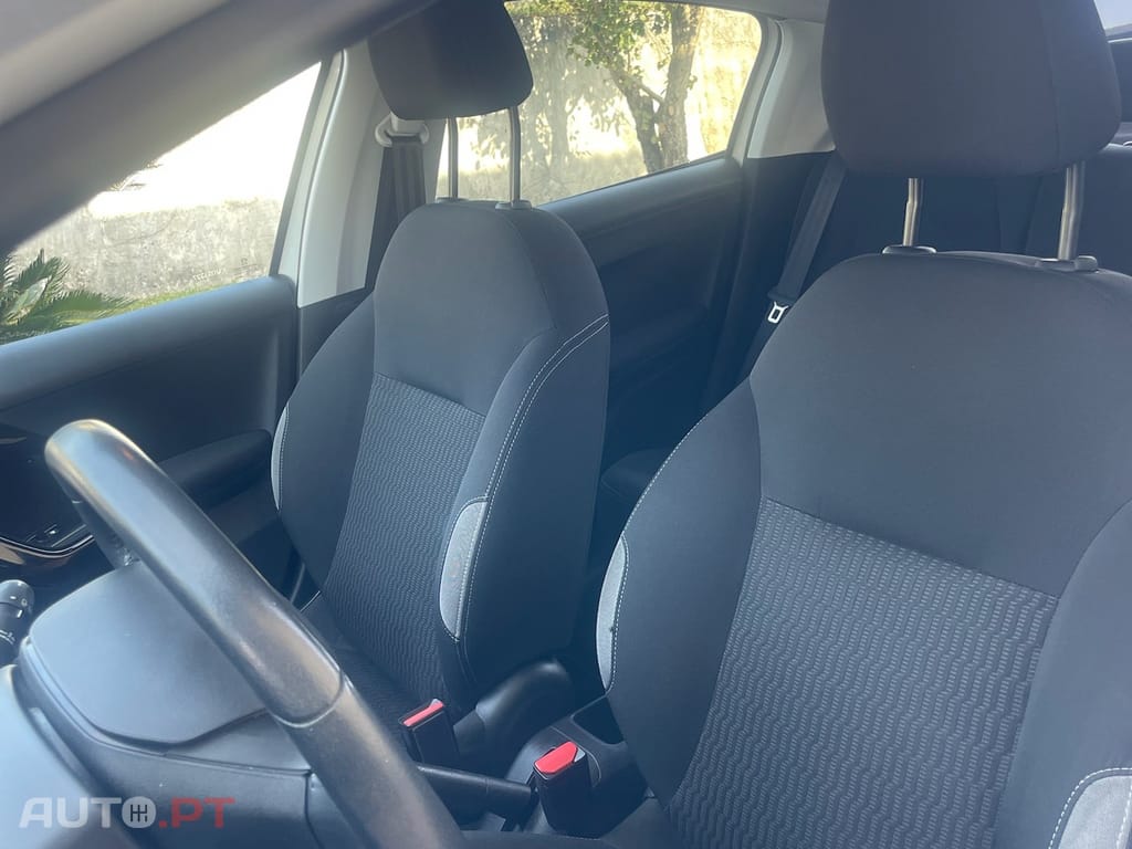 Peugeot 208 1.2 VTi Style