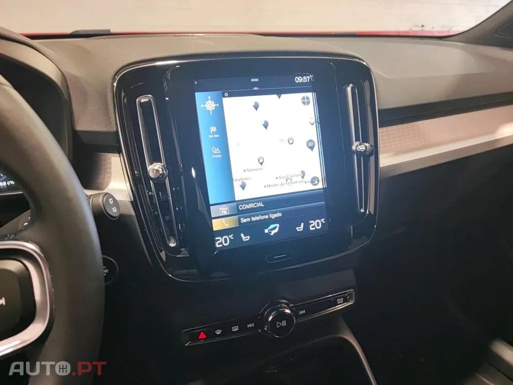 Volvo XC40 1.5 T2 Plus Dark Auto