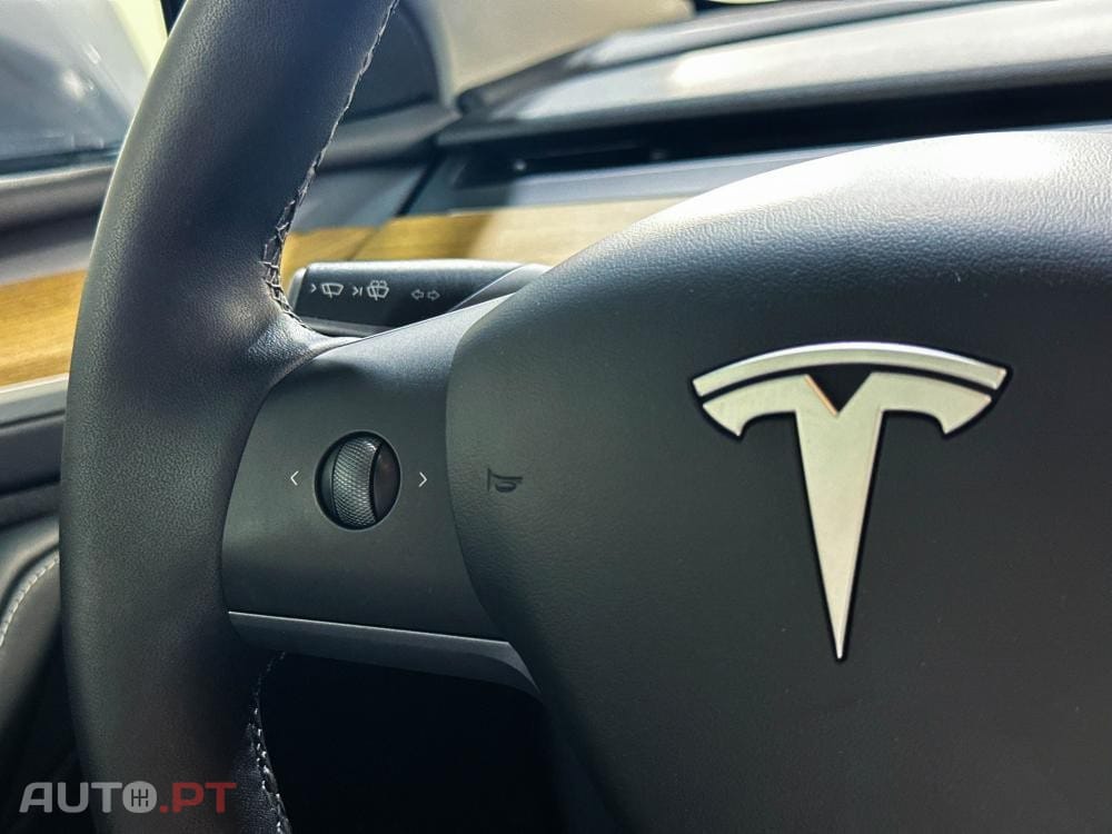 Tesla Model Y Long Range Dual Motor AWD