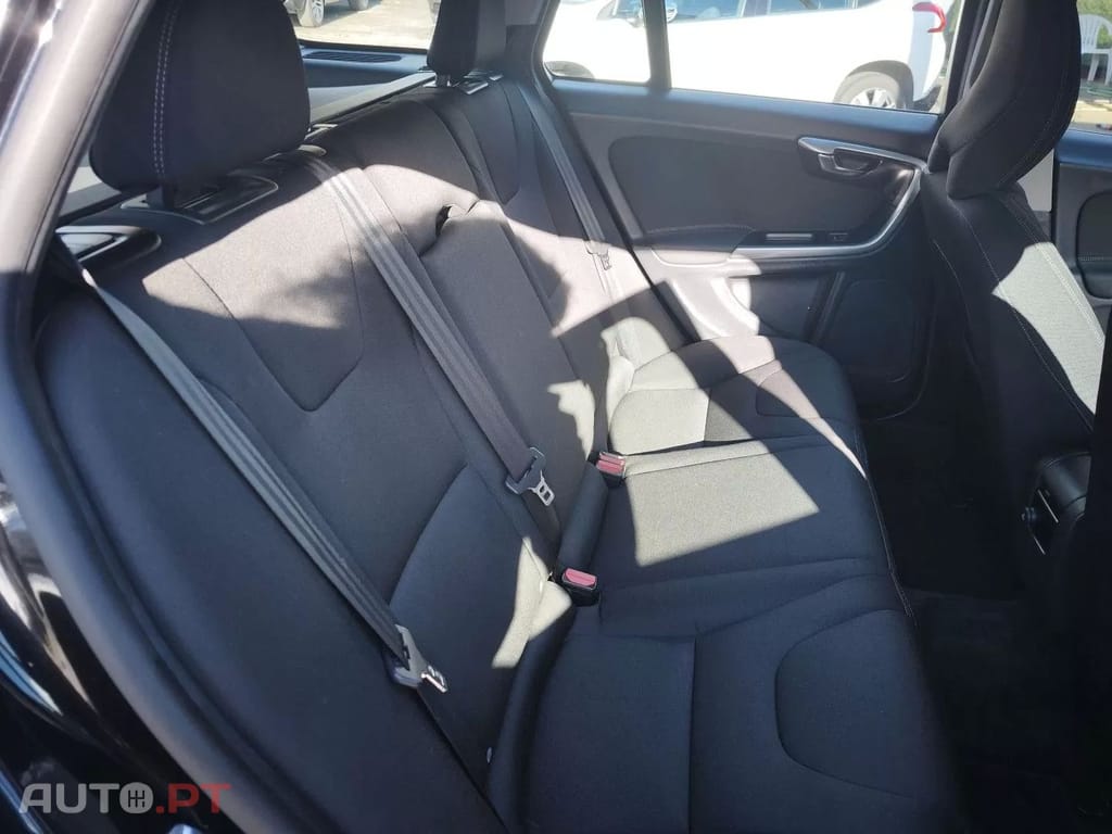 Volvo V60 1.6 D2 Momentum Eco