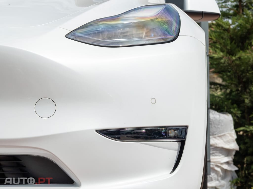 Tesla Model Y Long Range Tração Integral — fotografia 3