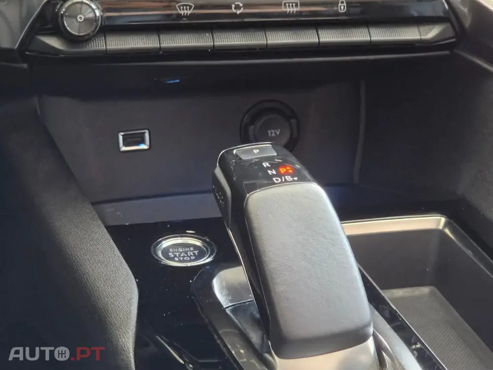 Peugeot 3008 1.6 Hybrid Allure e-EAT8