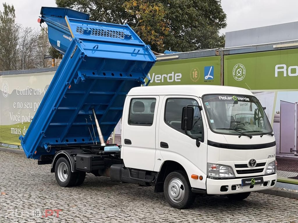 Toyota Dyna CAB. DUPLA + BASCULA