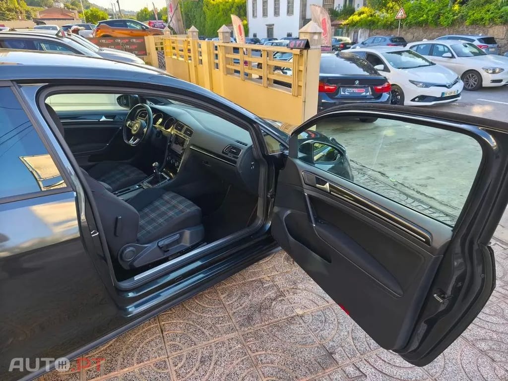 Volkswagen Golf  Gti Performance Bluemotion
