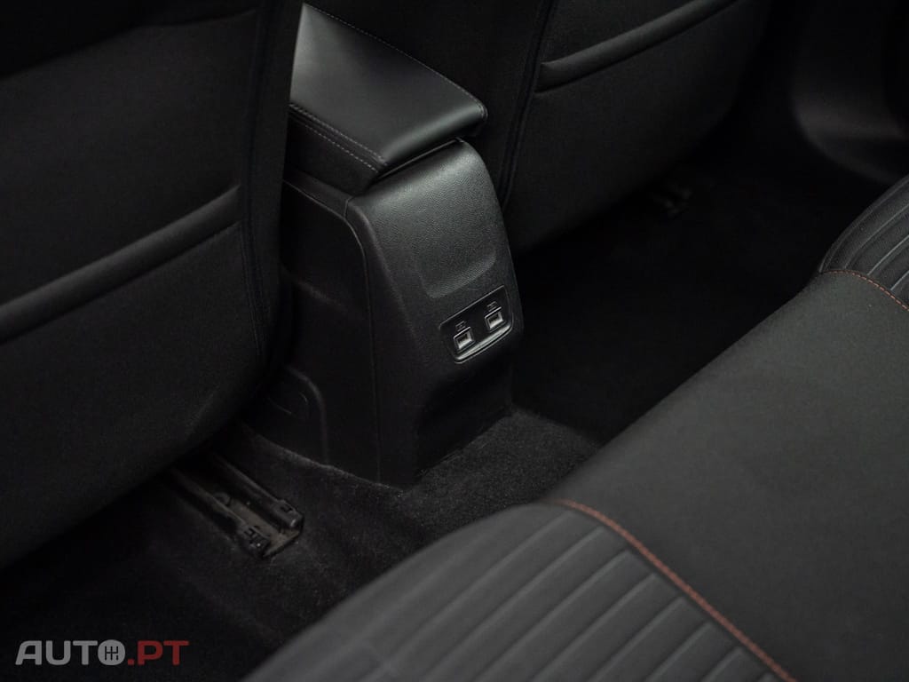 Peugeot E-208 50 kWh Active