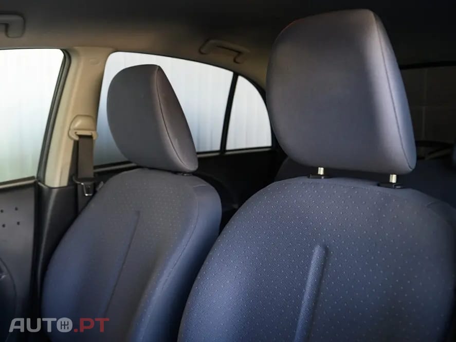 Peugeot iOn Active