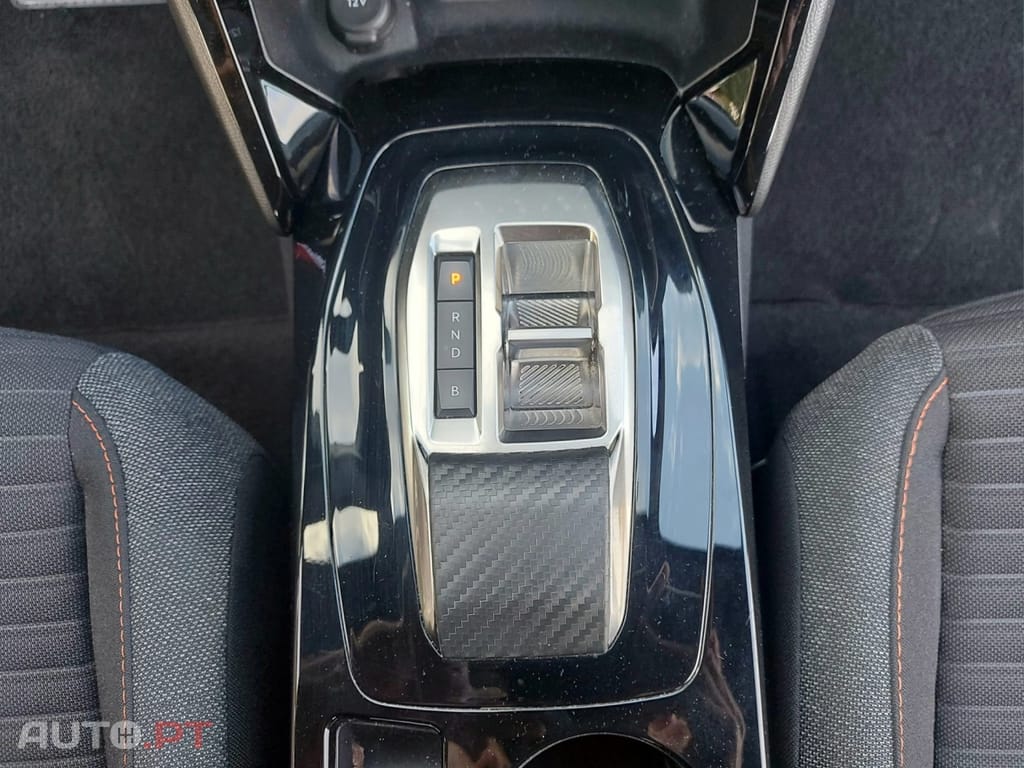 Peugeot E-2008 50 kWh Active Pack