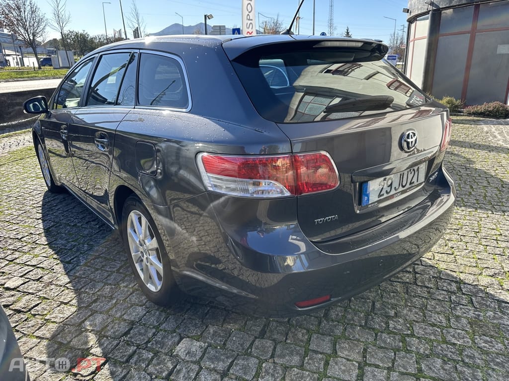 Toyota Avensis SD 2.0 D-4D Exclusive +Pele+GPS