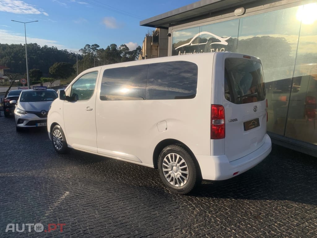 Toyota Proace 1.5 D-4D L1 Porta Traseira Basculante