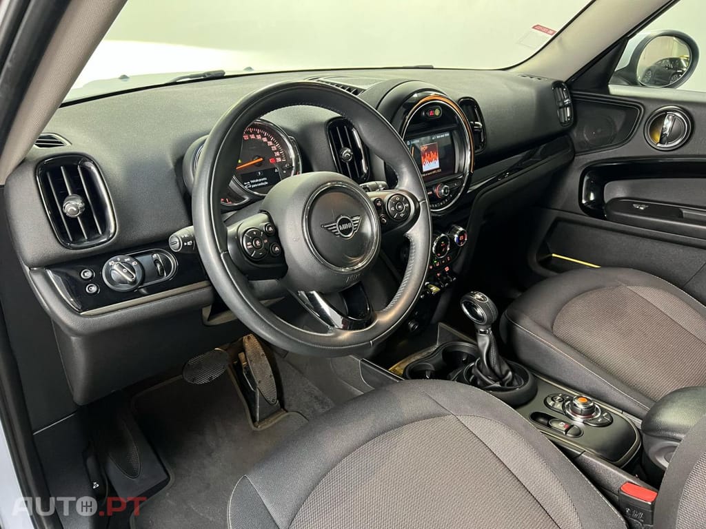 MINI Countryman Cooper S E ALL4 Auto — fotografia 9