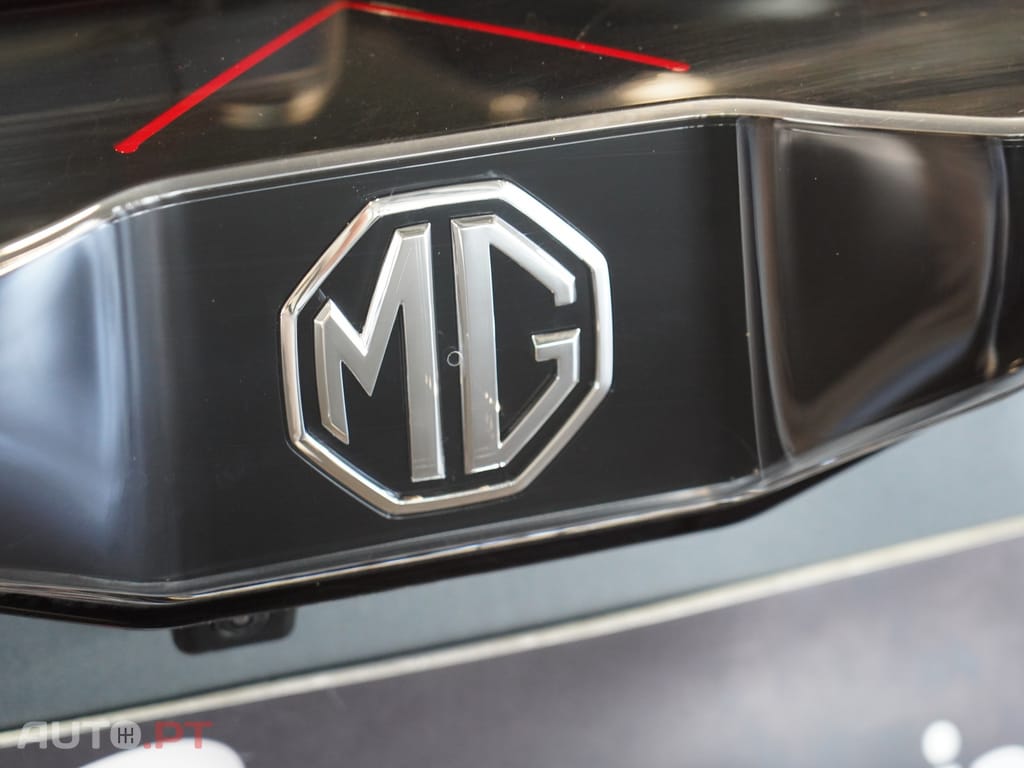 MG MG4 64 kWh Luxury