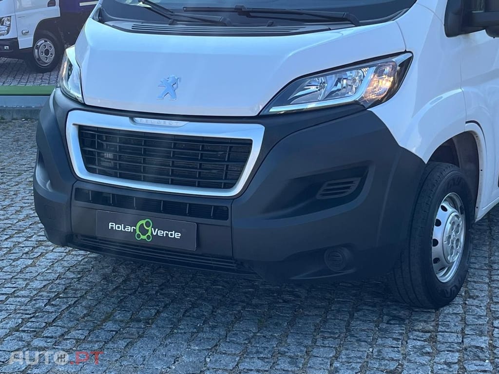 Peugeot Boxer 2.2 BlueHDi 330 L2H2 Premium