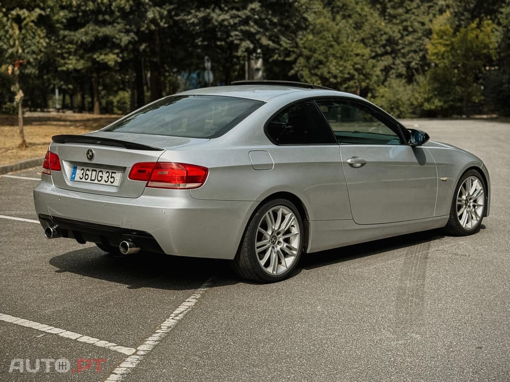 BMW 320 d Auto