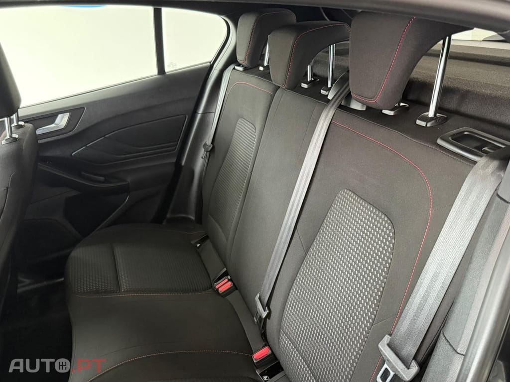 Ford Focus 1.0 EcoBoost MHEV ST-Line