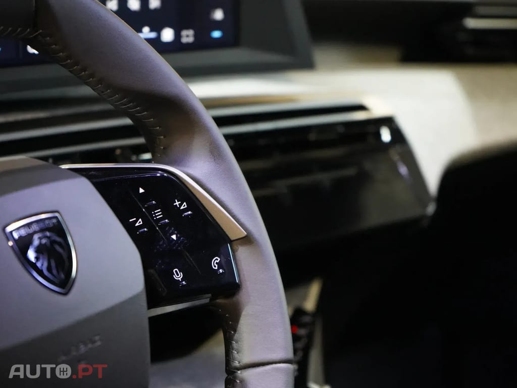 Peugeot 3008 1.2 Hybrid Allure e-DCS6