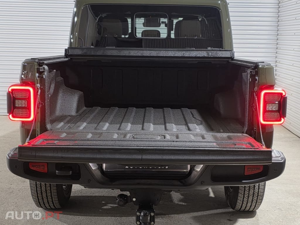 Jeep Gladiator 3.0 CRD Overland AT8