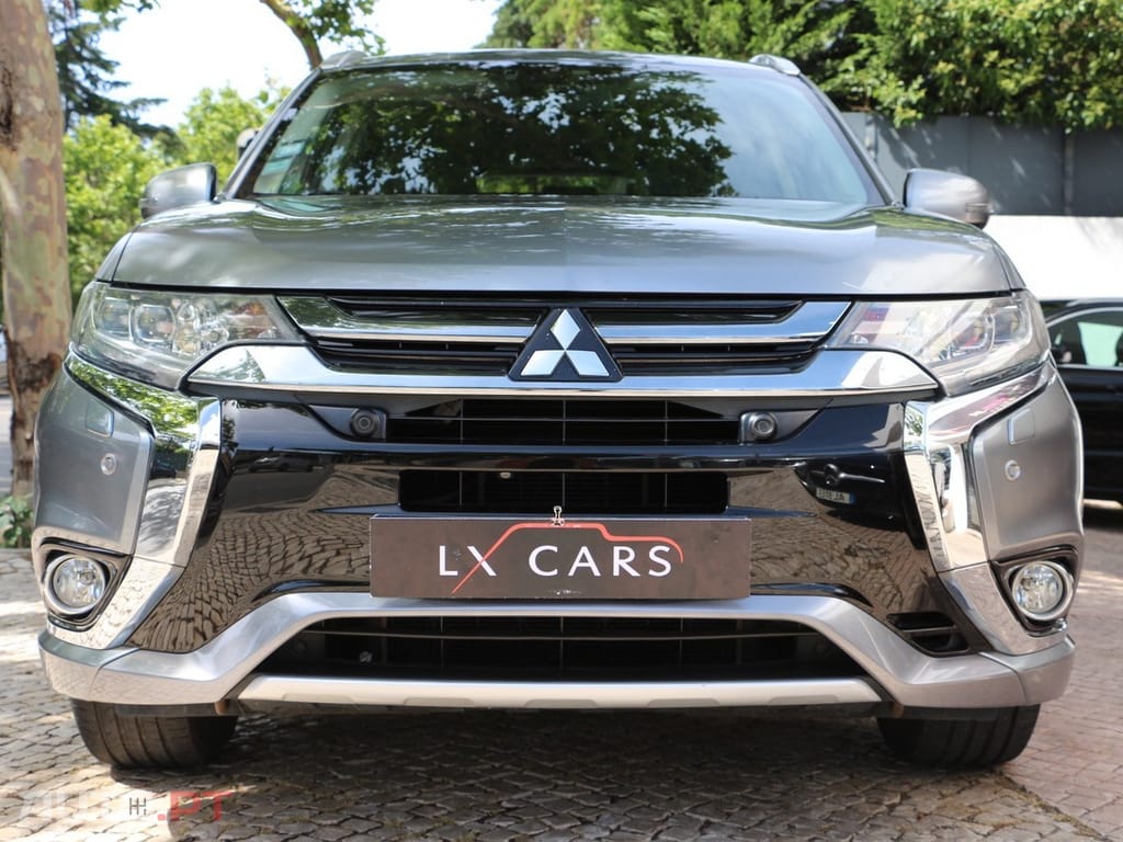 Mitsubishi Outlander 2.0 MIVEC Instyle Navi+