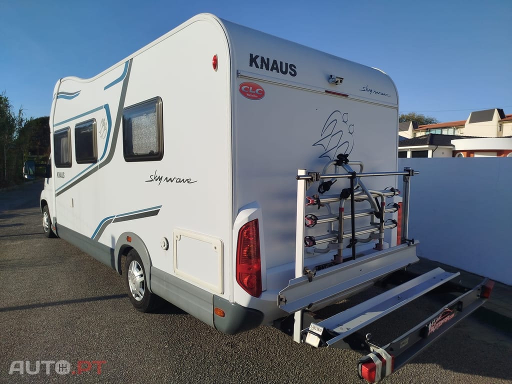 Knaus Südwind Sky wave.  Cama basculante E SUÍTE