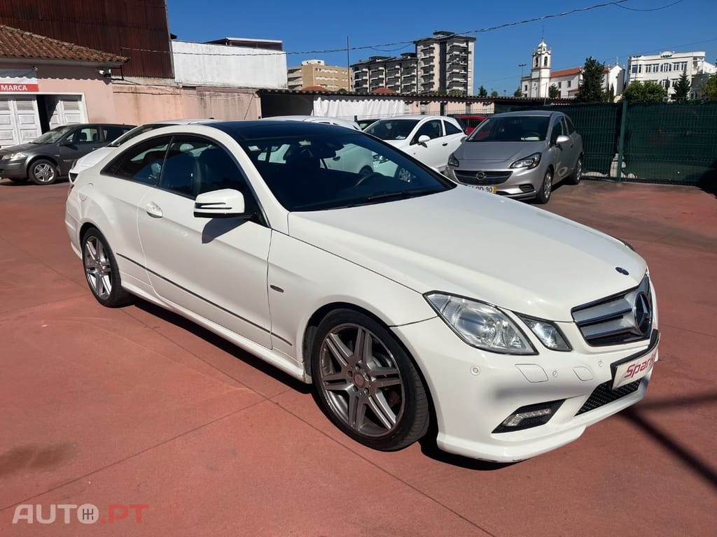 Mercedes-Benz E 220 CDI Avantgarde BlueEfficiency Auto.