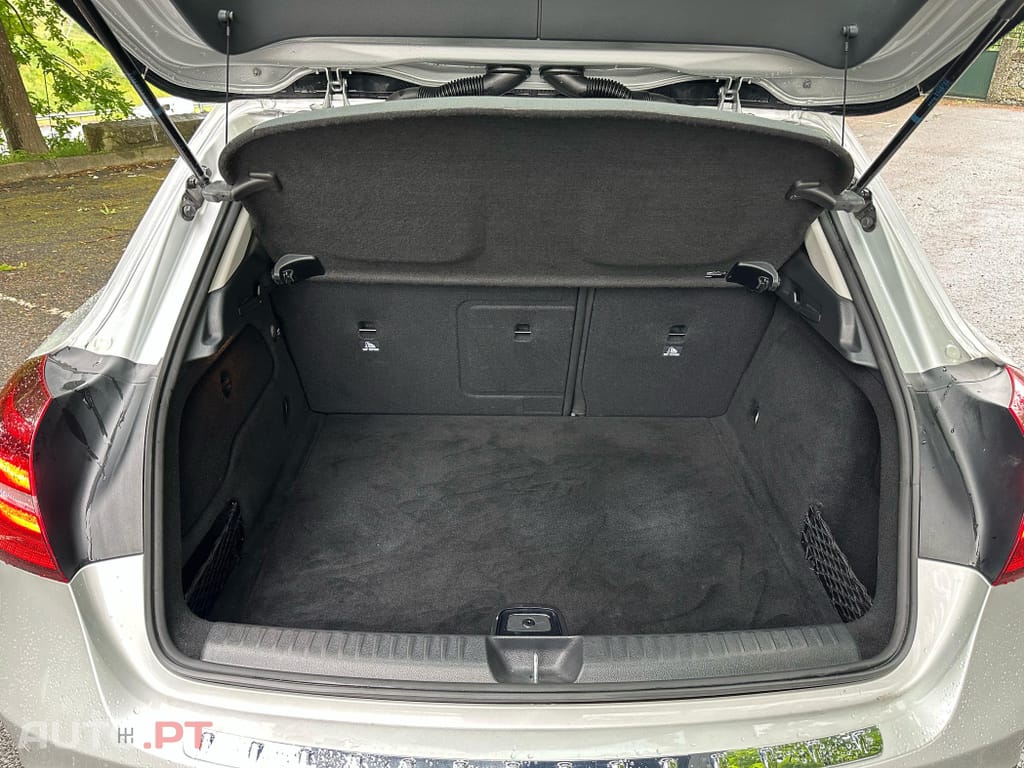 Mercedes-Benz GLA 220 4Matic 8G-DCT Special Edition