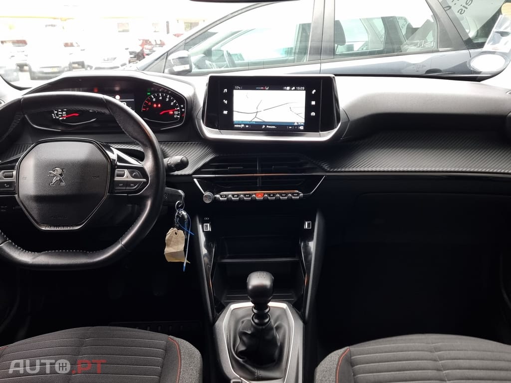 Peugeot 2008 1.2 PureTech Active Pack