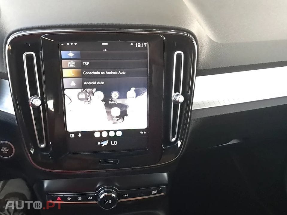 Volvo XC40 2.0 D3 Momentum Plus