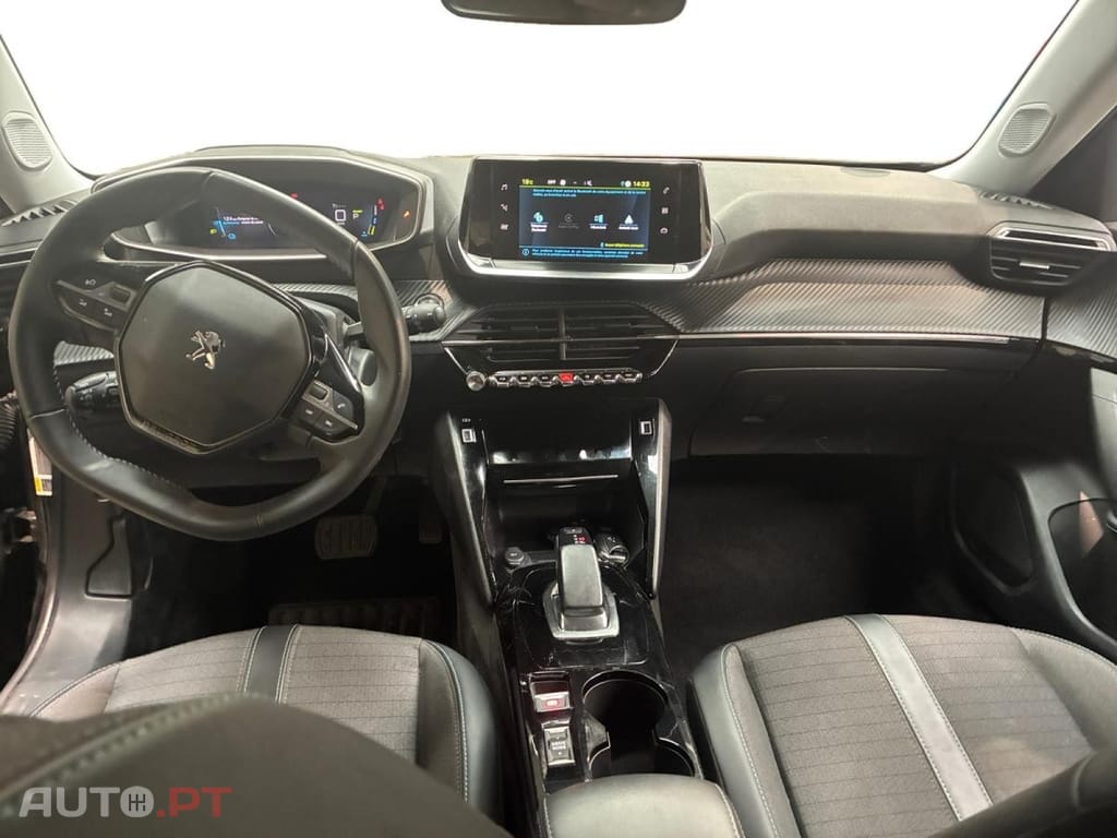 Peugeot E-2008 50 kWh Allure Pack