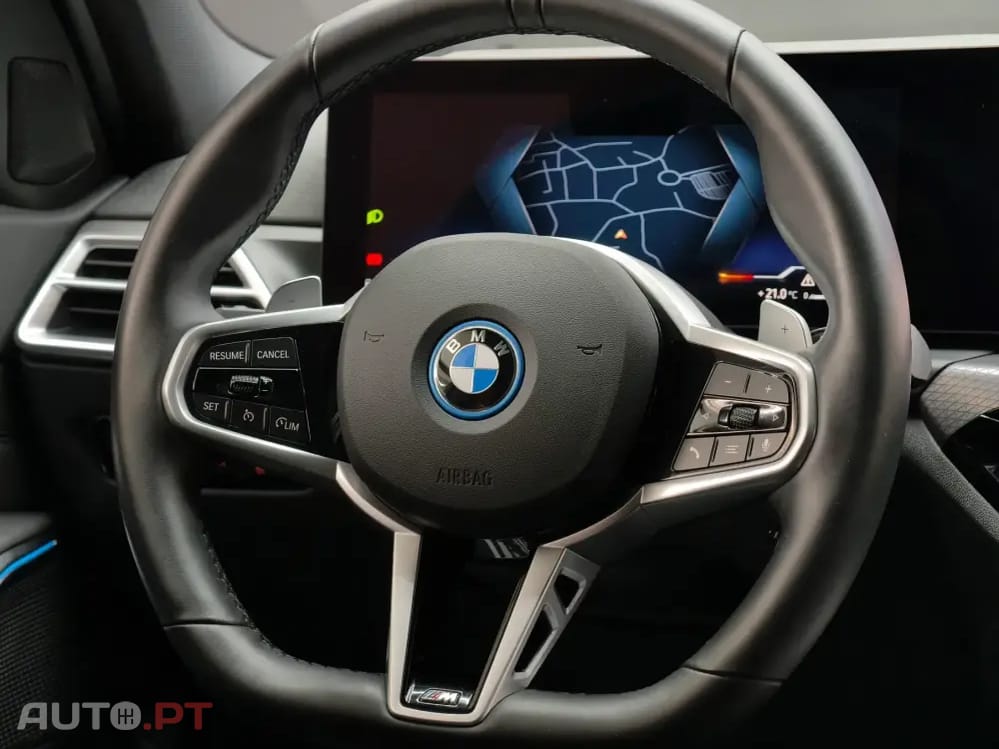 BMW 330 e Pack Desportivo M Pro Auto