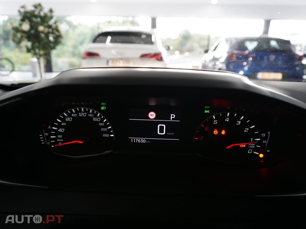 Peugeot 2008 PureTech 130 EAT8 Allure