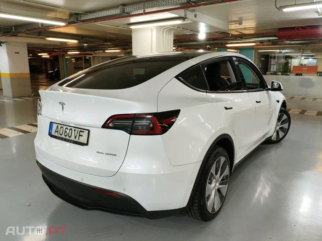 Tesla Model Y Long Range Tração Integral