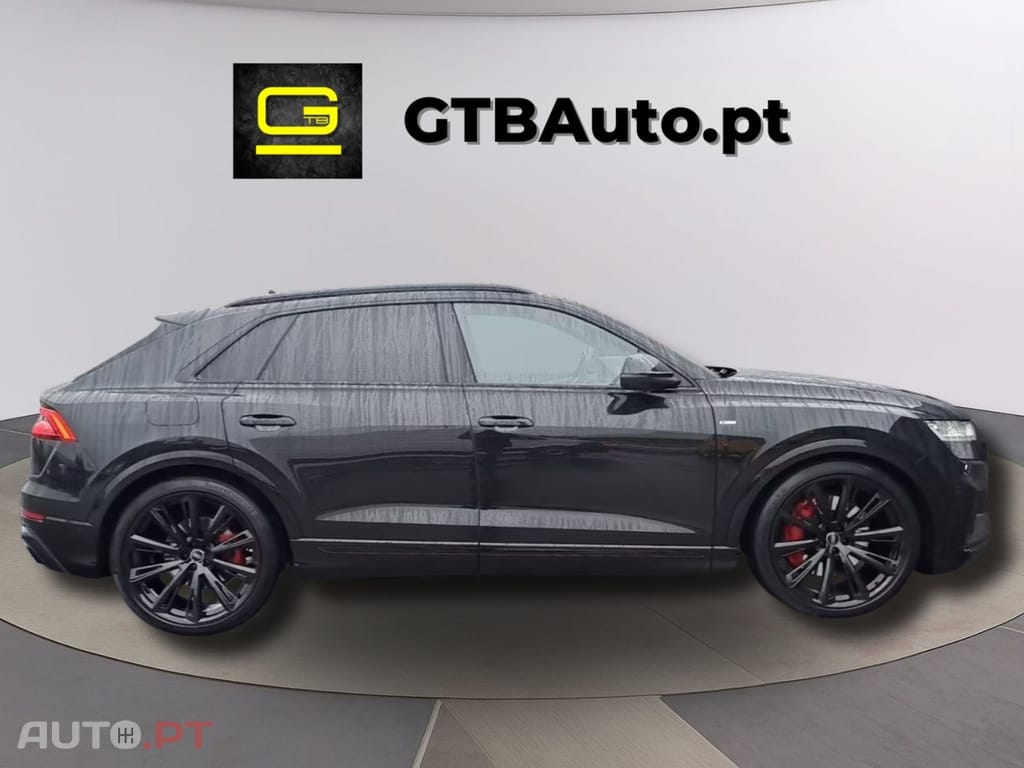 Audi Q8 55 TFSIe quattro S-Line 