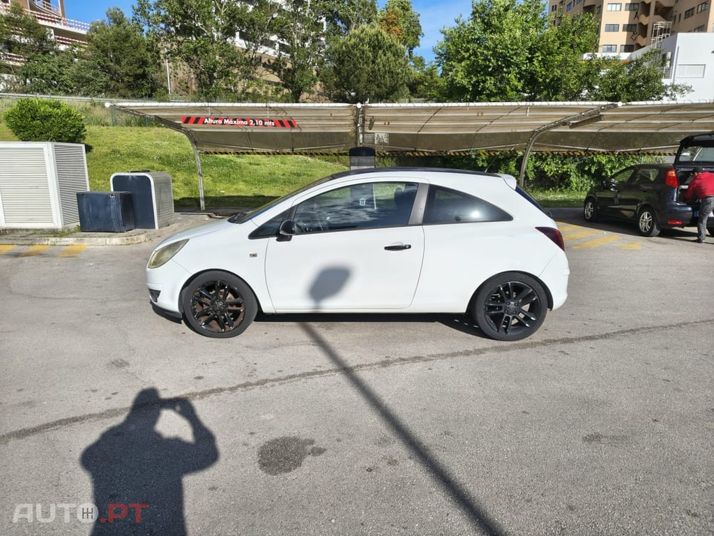 Opel Corsa 1.2 Black Edition