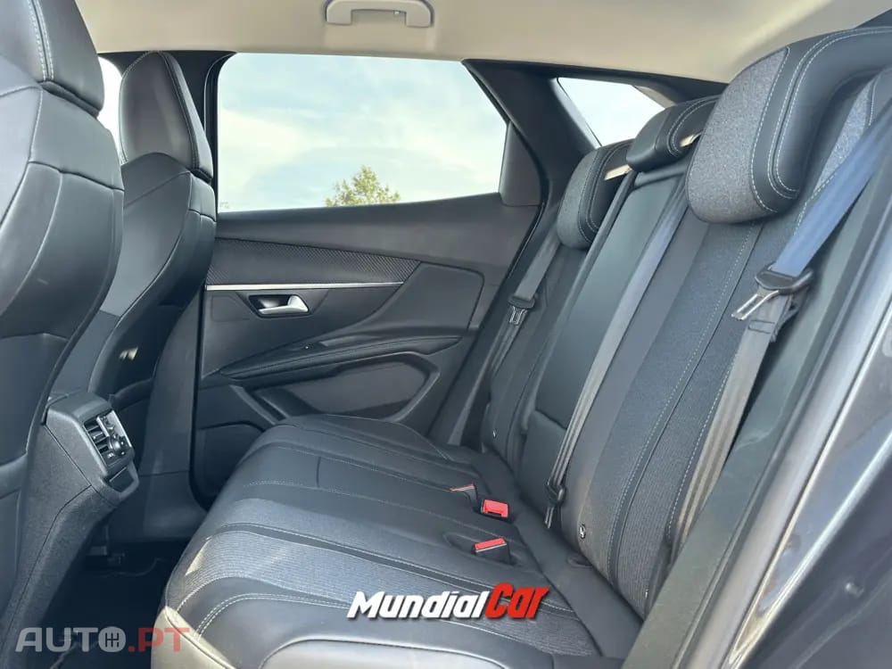 Peugeot 3008 1.6 Hybrid Allure Pack e-EAT8