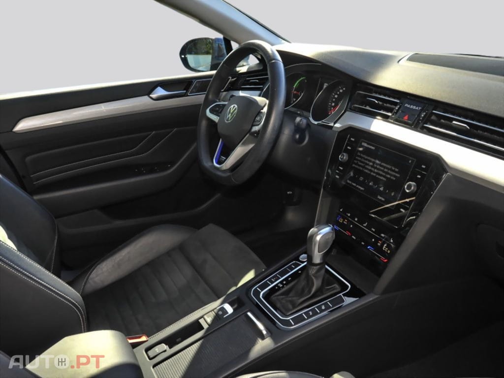 Volkswagen Passat Variant I.V.A DEDUTIVEL 1.4 eHybrid GTE Matrix