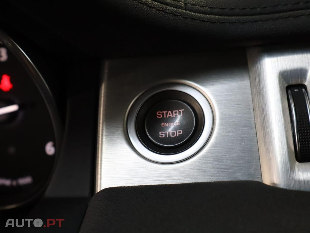Land Rover Evoque  2.0 D150 R-Dynamic S