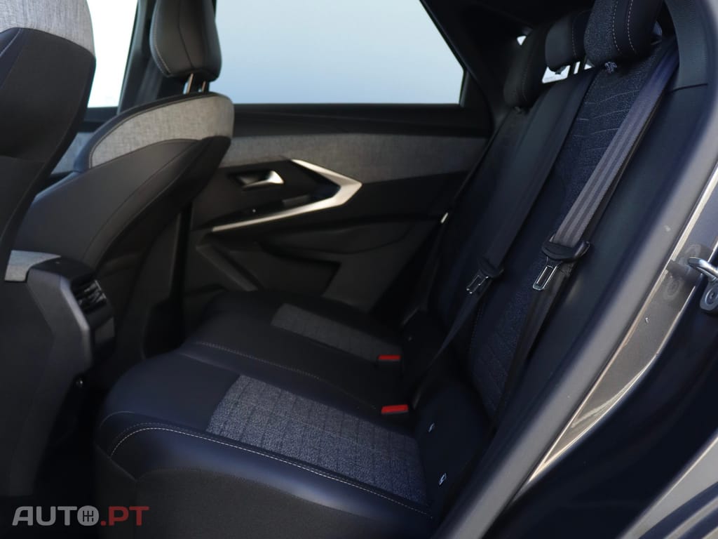 Peugeot 3008 1.2 Hybrid Allure e-DCS6