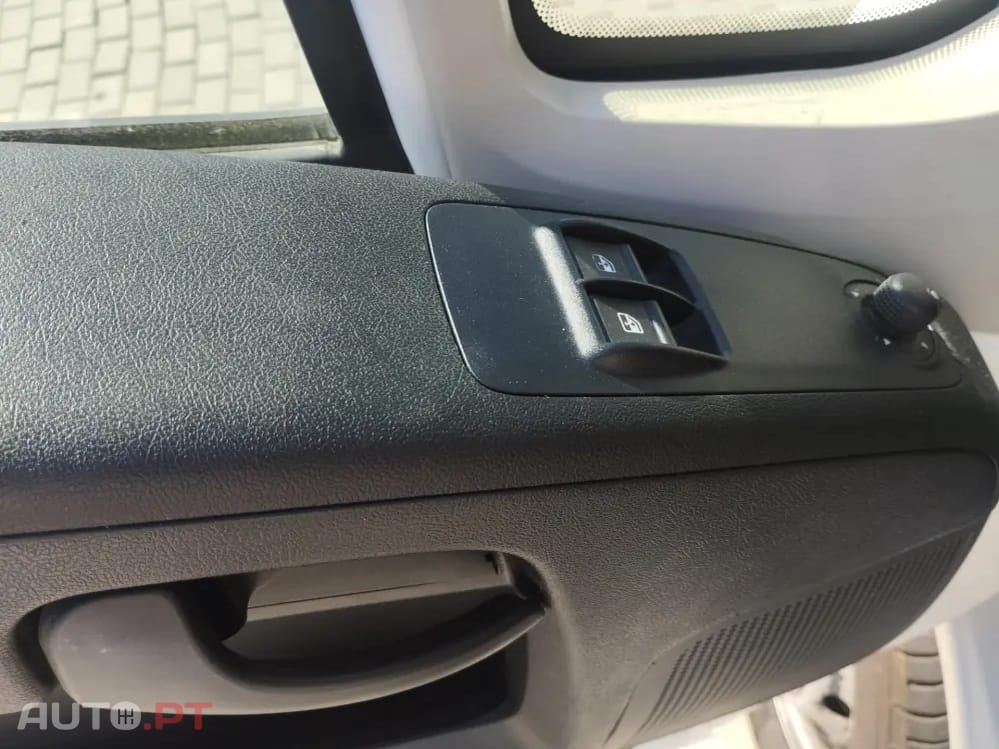 Peugeot Boxer 2.2 BLUE HDI ( CX CARGA BASCULANTE TRASEIRA)