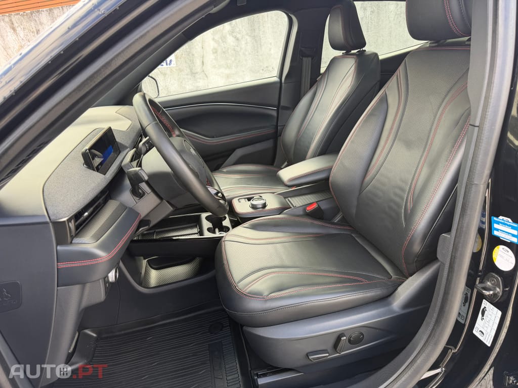 Ford Mustang Mach-E 75.7 kWh Premium AWD
