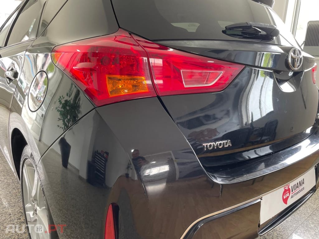 Toyota Auris 1.4 D-4D Exclusive+P.Sport
